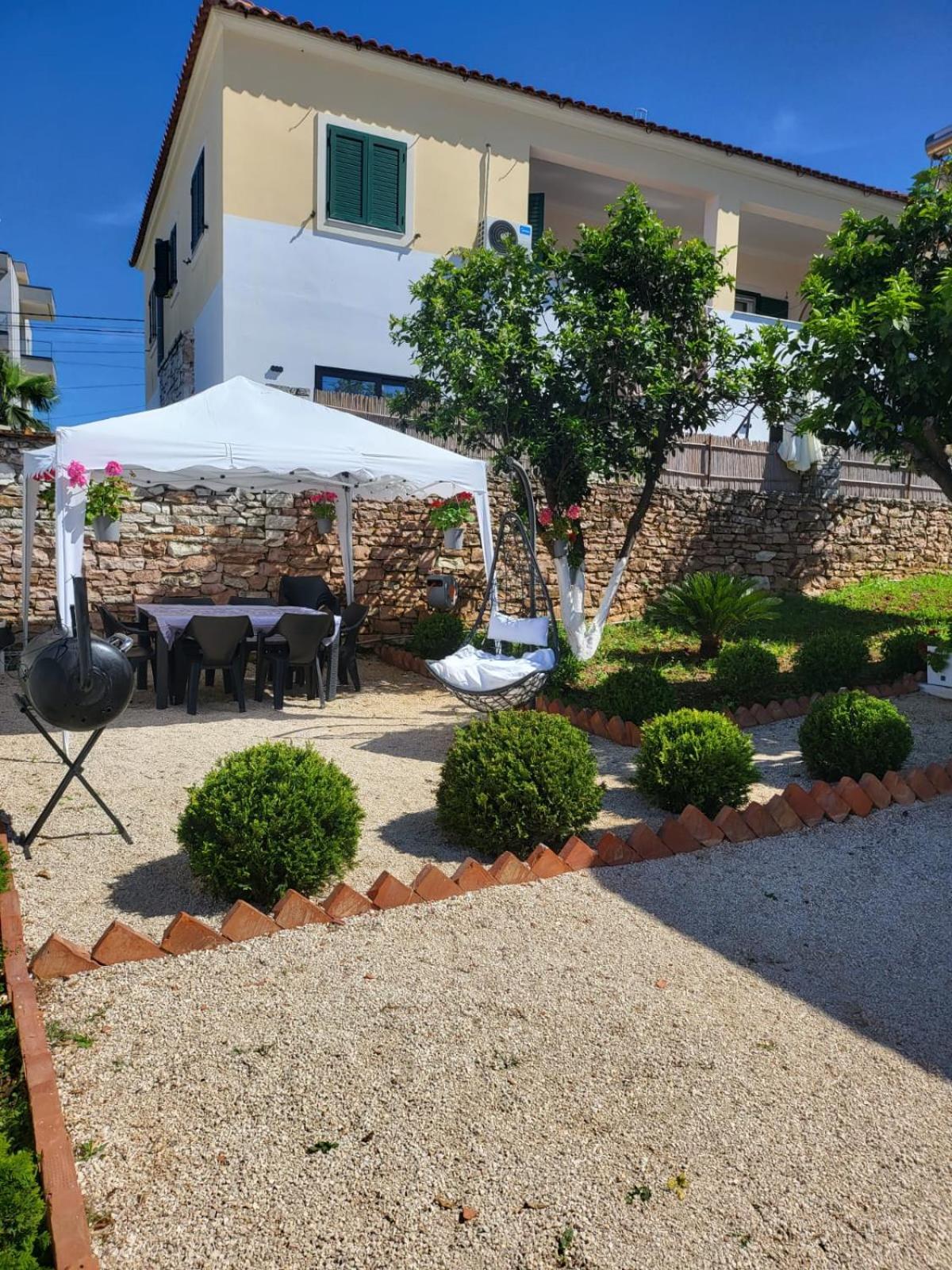 Vila Ademi クサミル エクステリア 写真